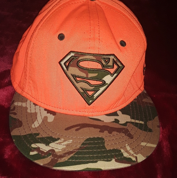 Superman DC Comics/Underarmour Fitted Hat - Picture 2 of 15